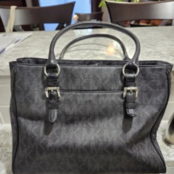 Michael Kors purse - Picture 2 of 3